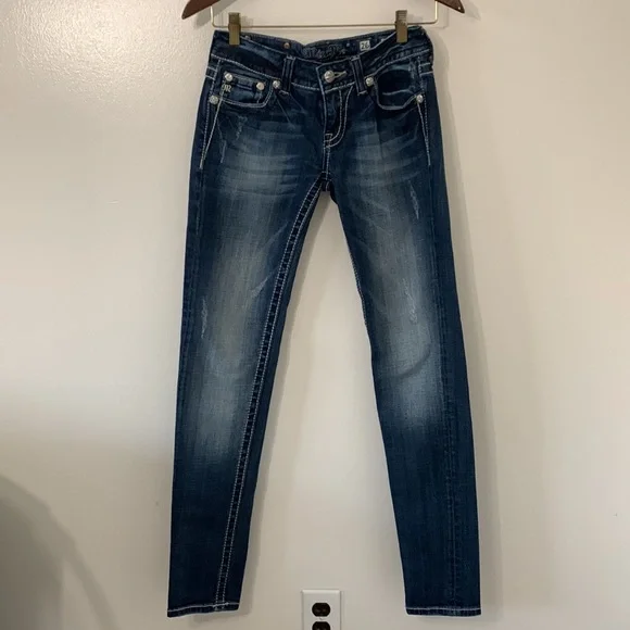 Miss Me Embroidered & Embellished Rhinestones Pockets Blue Denim Skinny-26 - Picture 2 of 14